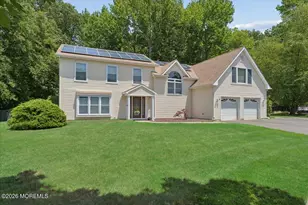 7 Cannan Ct, Marlboro Township, NJ 07726 - Photo 2