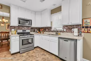 2 Pine Valley Ct, Lakewood, NJ 08701 - Photo 10