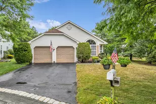 2 Pine Valley Ct, Lakewood, NJ 08701 - Photo 2