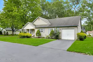170 Morning Glory Ln, Whiting, NJ 08759 - Photo 6