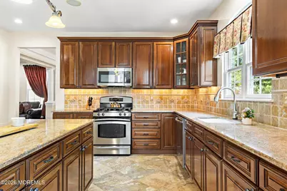 23 Taylors Run, Tinton Falls, NJ 07712 - Photo 18