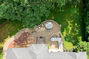 338 Valley View Cir, Freehold, NJ 07728 - Photo 56
