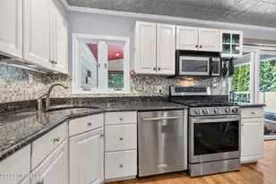 38 Spruce Dr, Shrewsbury, NJ 07702 - Photo 12