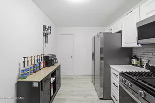 2603 Metedeconk Ct, Freehold, NJ 07728 - Photo 4