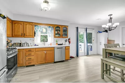 312 Thompson Avenue, North Middletown, NJ 07748 - Photo 18