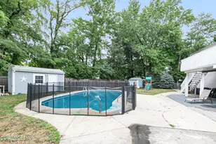 312 Thompson Ave, North Middletown, NJ 07748 - Photo 32