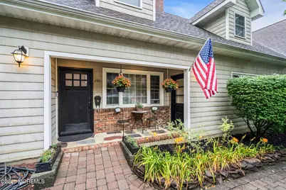 266 Orchard Avenue, Belford, NJ 07718 - Photo 4