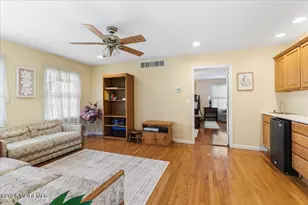 801 Stamford Dr, Neptune Township, NJ 07753 - Photo 20