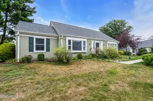 452 Roxbury Ln, Monroe Township, NJ 08831 - Photo 2
