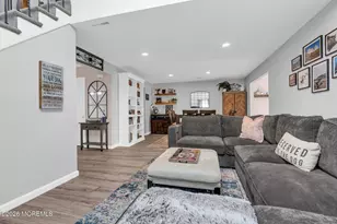 16 Harte Ct, Freehold, NJ 07728 - Photo 8
