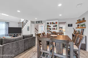 16 Harte Ct, Freehold, NJ 07728 - Photo 10