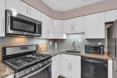 16 Harte Court, Freehold, NJ 07728 - Photo 12