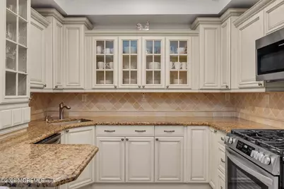 24 Village Lane, Middletown, NJ 07748 - Photo 16