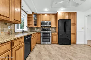 94 Leedsville Dr, Lincroft, NJ 07738 - Photo 14