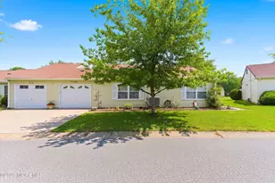 910A Liverpool Cir, Manchester Township, NJ 08759 - Photo 2