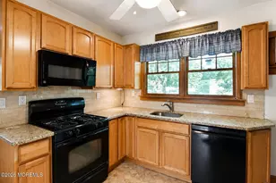 662 Campbell Ave, Port Monmouth, NJ 07758 - Photo 18
