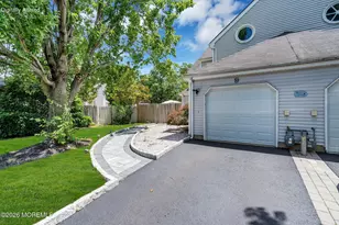 9 Frost Ct, Freehold, NJ 07728 - Photo 4