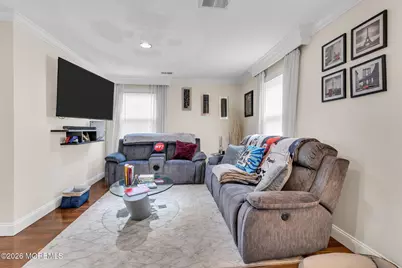 9 Frost Court, Freehold, NJ 07728 - Photo 8