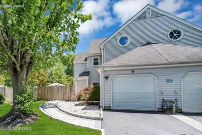 9 Frost Court, Freehold, NJ 07728 - Photo 2