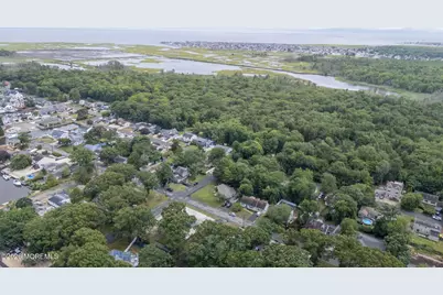318 Hemlock Drive, Lanoka Harbor, NJ 08734 - Photo 32