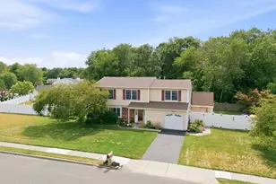67 Starlight Rd, Howell Township, NJ 07731 - Photo 4