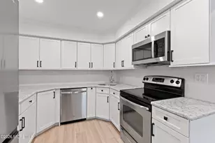 40 Wareham Ct, Scotch Plains Township, NJ 07076 - Photo 2