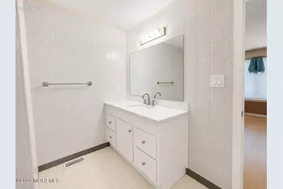 76 Lexington Circle, Matawan, NJ 07747 - Photo 18