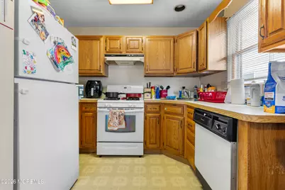 546 Roosevelt Avenue, Toms River Township, NJ 08753 - Photo 6