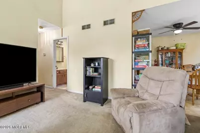 546 Roosevelt Avenue, Toms River Township, NJ 08753 - Photo 4