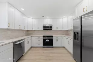 66B Essex Rd, Monroe Township, NJ 08831 - Photo 8
