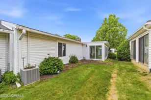 66B Essex Rd, Monroe Township, NJ 08831 - Photo 22