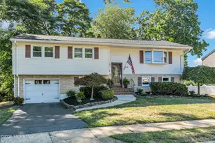 564 Morley Ct, Middletown, NJ 07718 - Photo 2