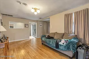512 Henry Pl, Middletown, NJ 07748 - Photo 4