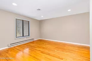 33 Hampton Ct, Red Bank, NJ 07701 - Photo 16