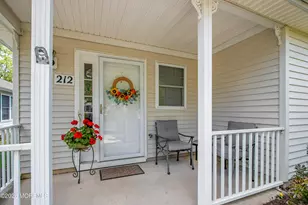 212 N Pondview Blvd, Monroe Township, NJ 08831 - Photo 2