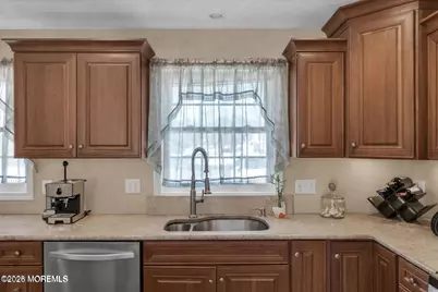 237 Rodman Court, Eatontown, NJ 07724 - Photo 8