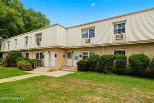 89 White St, Eatontown, NJ 07724 - Photo 4
