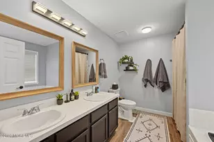 27 Goshawk Ct, Morganville, NJ 07751 - Photo 32