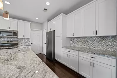 27 Goshawk Court, Morganville, NJ 07751 - Photo 32
