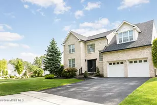27 Goshawk Ct, Morganville, NJ 07751 - Photo 2