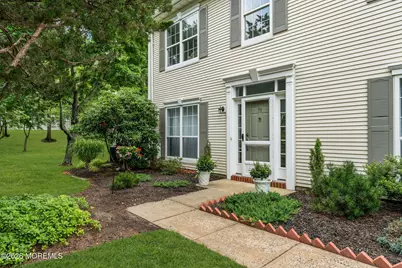 71 S Manor Court, Wall Township, NJ 07719 - Photo 4