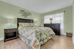 71 S Manor Ct, Wall Township, NJ 07719 - Photo 32