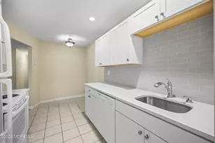 156 Cross Slope Ct, Manalapan Township, NJ 07726 - Photo 6