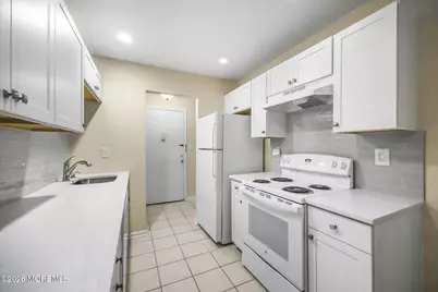 156 Cross Slope Court #D, Manalapan Township, NJ 07726 - Photo 4