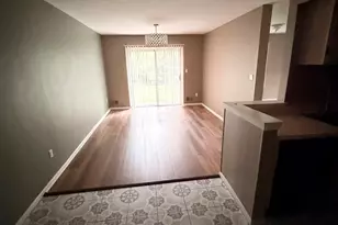 422 Indigo Ct, Morganville, NJ 07751 - Photo 4