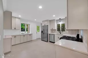 21 Park Ave, Hazlet Township, NJ 07730 - Photo 2