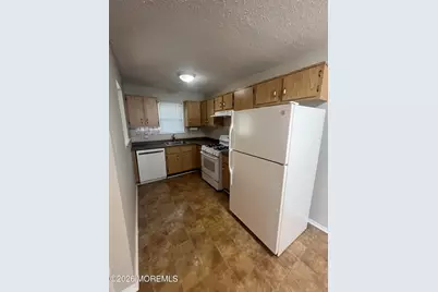 2 Gatley Close, Freehold, NJ 07728 - Photo 2