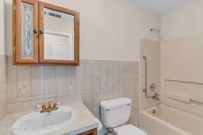 2 Gatley Close, Freehold, NJ 07728 - Photo 12