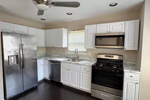 81 Atrium Way, Manalapan Township, NJ 07726 - Photo 4
