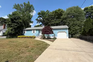 1905 Finderne St, Oakhurst, NJ 07755 - Photo 2